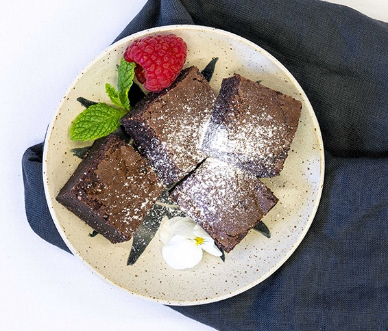 Choc brownie cubes Chocolate brownie cubes, berry compote