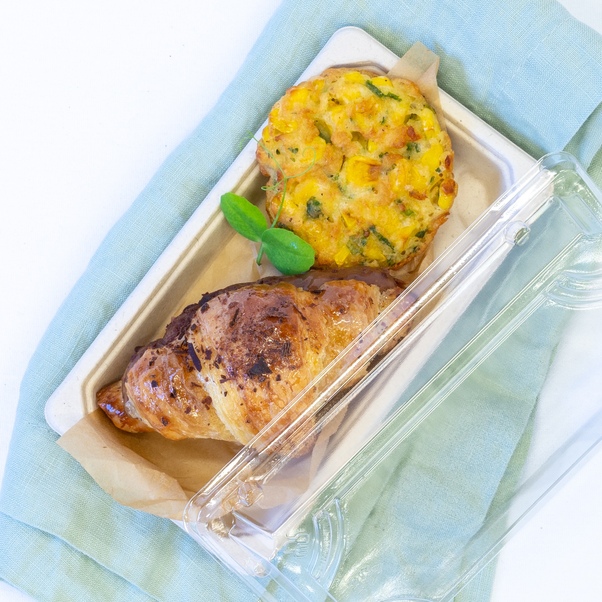 Chocolate-mousse-croissant-corn-fritter-sq Duo pack G – Chocolate mousse croissant + Corn fritter