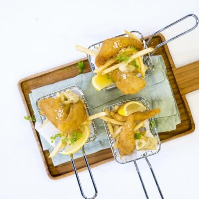 Fish n chips in fryer baskets, lemon & parsley tartare