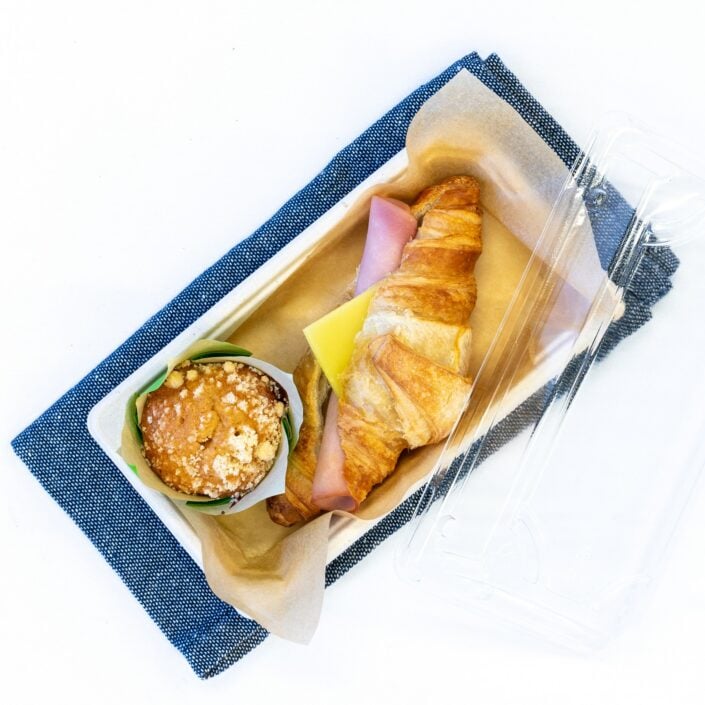 Duo pack I – Ham & cheese croissant + Mini muffin thumbnail