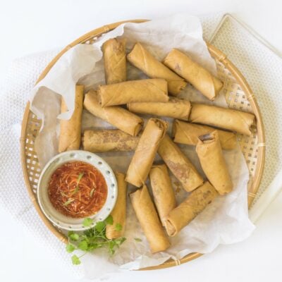 Vegetarian spring roll, carrot & sweet chilli dipper