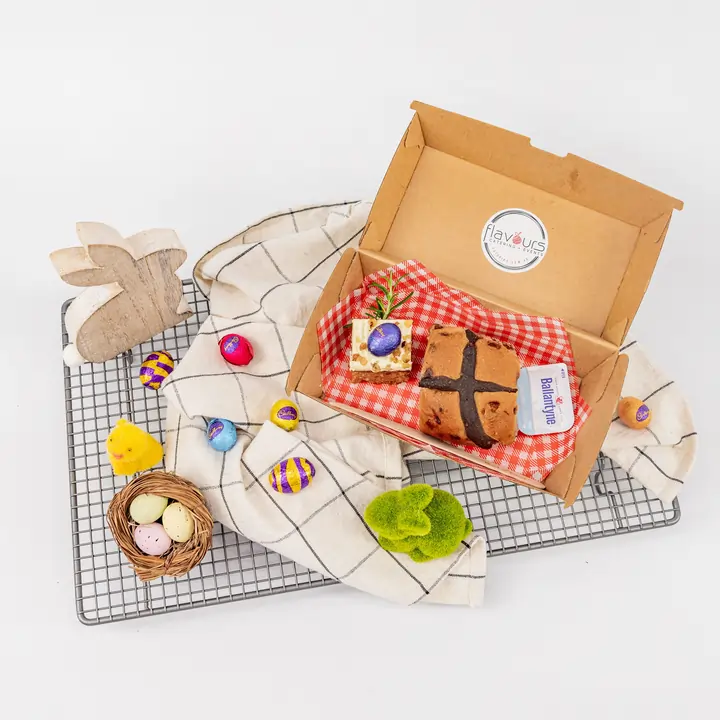 Duo pack of traditional hot cross bun + egg-stra tasty carrot cake