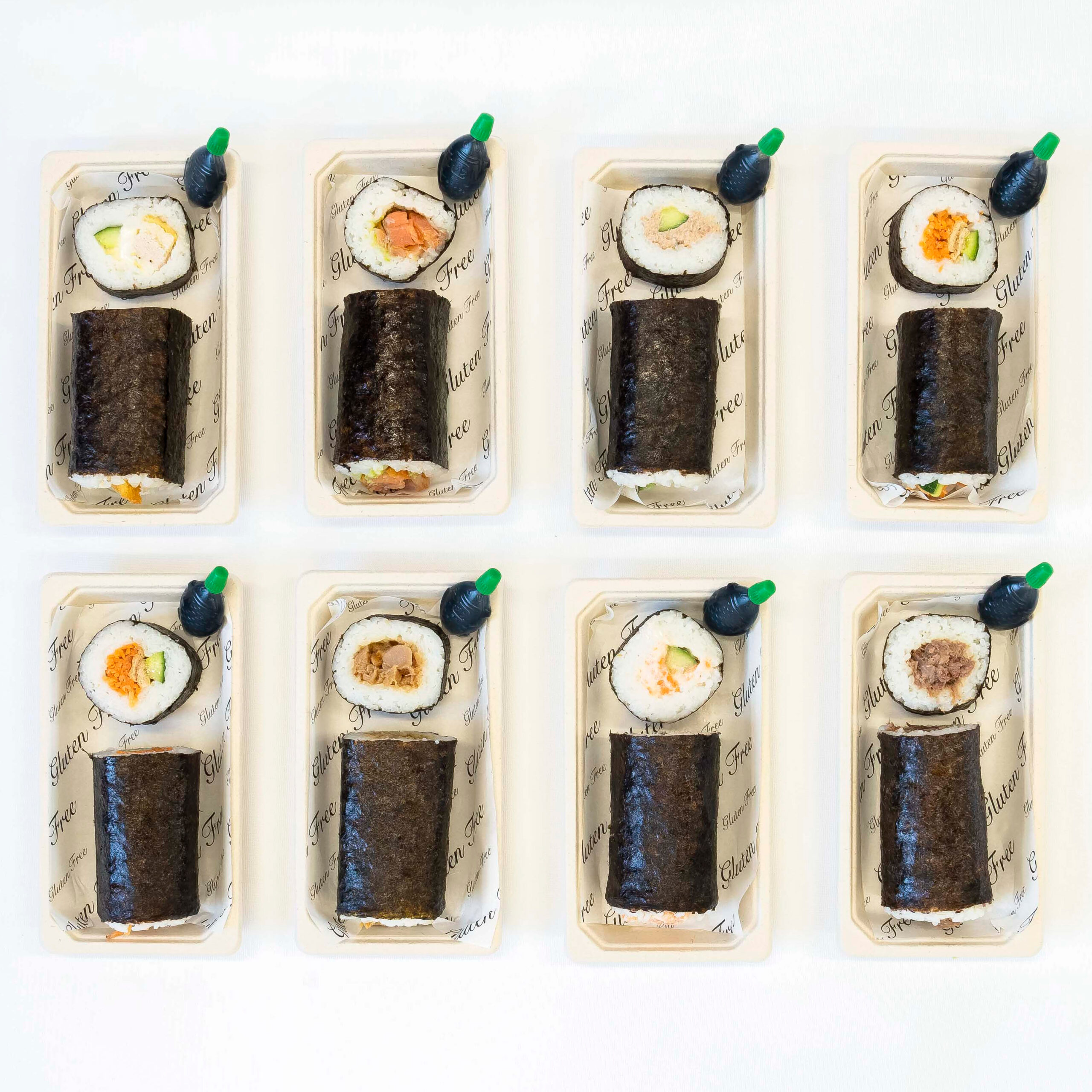 Sushi roll & soy sauce