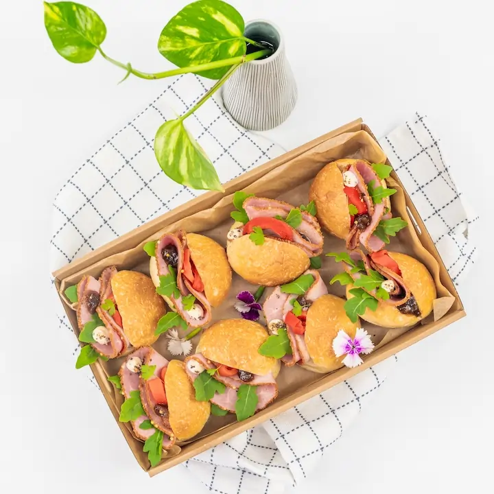 Peppered beef catering slider