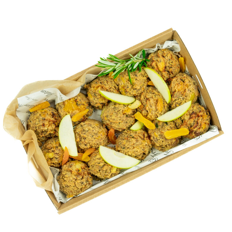 Sourdough GF breadcrumbs, dried cranberries, apricots & apple mixed sage & soft herb stuffing
