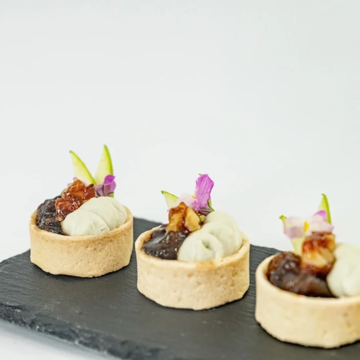 Candied walnut, caramelised onion, gorgonzola cream, fresh apple tartlet
