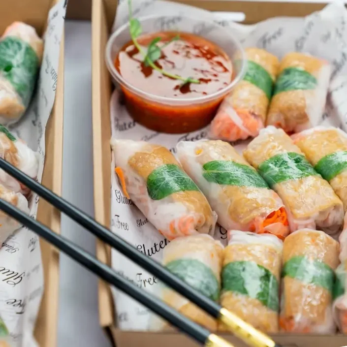 Mini rice paper roll trio box