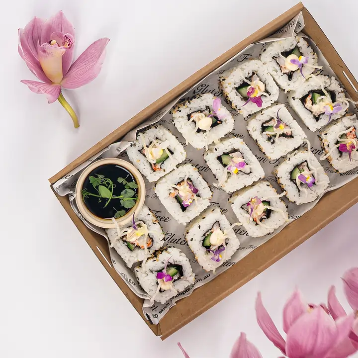 California sushi roll, white rice, poached prawn, avocado, cucumber, creamy mayo, crisp noodle, baby flora, soy dipping sauce