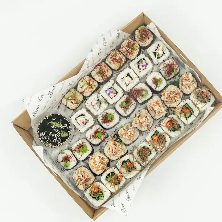 sushi rolls collection box