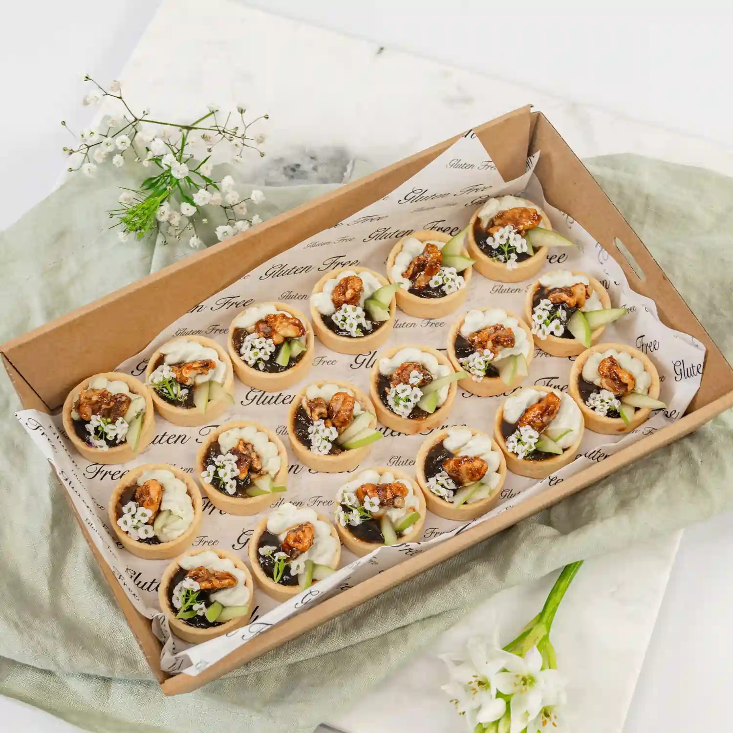 Candied walnut, caramelised onion, gorgonzola cream, fresh apple tartlet