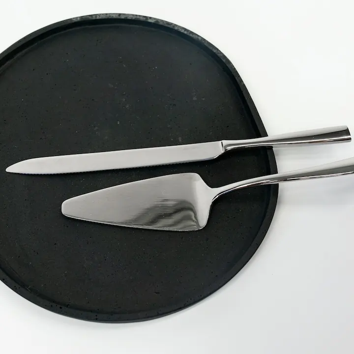 Cake knife